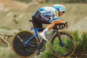 Remco Evenepoel là nhà vô địch cá nhân tính giờ châu Âu