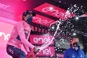 Egan Bernal đang thống trị Giro d’Italia 