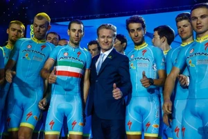 Alexandre Vinokourov được các tay đua yêu mến 