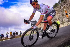 Peter Sagan vẫn là tay đua được mến mộ nhất