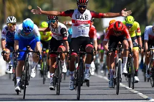 Vừa giành áo xanh lá cây Tour of Oman, Fernando Gaviria đã dính Covid-19