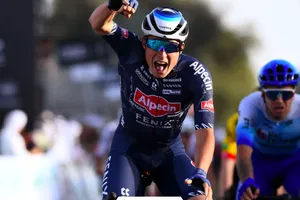 Niềm vui chiến thắng của Jasper Philipsen