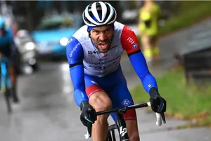 Thibaut Pinot thắng chặng đầu tiên sau hơn 1.000 ngày