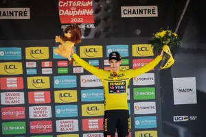 Wout van Aert củng cố vững chắc áo vàng sau 6 chặng
