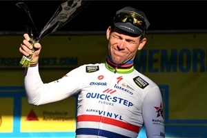 Tương lai bất định đang chờ Mark Cavendish