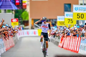 Juan Ayuso chiến thắng chặng 5