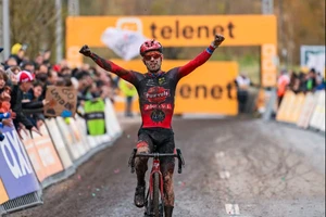 Eli Iserbyt giành chiến thắng Superprestige Niel