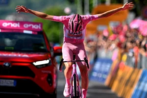 Tadej Pogacar có chiến thắng thứ 6 tại Giro d’Italia 2024