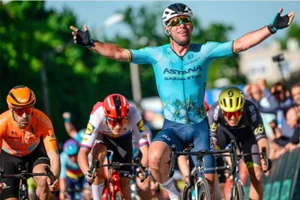 Đội Astana Qazaqstan dốc sức làm việc cho Mark Cavendish