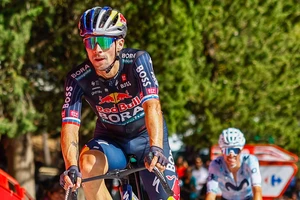 Primoz Roglic tăng tốc về đích