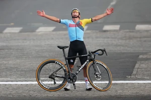 Remco Evenepoel giành cả 2 HCV Olympic 2024