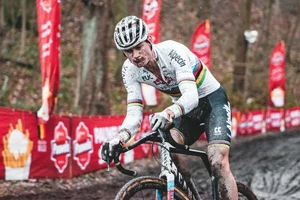 Mathieu van der Poel là tay đua xuất sắc bậc nhất làng xe việt dã thế giới