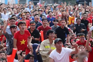 Người người đổ về trung tâm xem chung kết U23 Châu Á