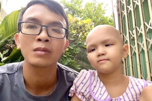 阮青仲与幼女庆媚求助。