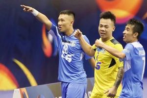Minh Trí đóng vai người hùng với cú đúp trong trận Tứ kết.