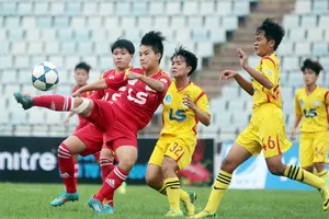 Đội tuyển nữ TPHCM chuẩn bị tranh tài cùng đội Gyeongsangbuk-do. Ảnh: NHẬT ANH