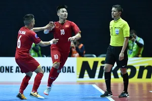 Đức Tùng và Đức Hòa tiếp tục "nổ súng" cho ĐT futsal Việt Nam. Ảnh: ANH TRẦN