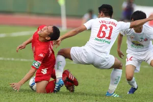 HA.GL (áo trắng) sẽ tiếp Becamex Bình Dương ở trận kha mạc giải VĐQG Nuti Cafe 2018. Ảnh: HOÀNG HÙNG