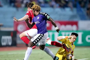 Oseni "nổ súng" trở lại trên hàng công Hà Nội. Ảnh: MINH HOÀNG