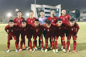 HLV Hoàng Anh Tuấn hy vọng U19 Việt Nam sẽ tái lập kỳ tích như 2 năm trước. Ảnh: ĐOÀN NHẬT