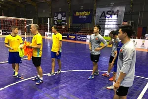 HLV Miguel đang có nhiều thử nghiệm về đội hình trong chuyến tập huấn lần này. Ảnh: ANH TRẦN