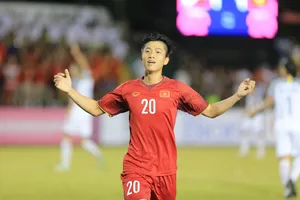 Niềm vui của Văn Đức sau bàn thắng thứ 2. Ảnh: MINH HOÀNG
