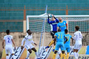 Thủ môn Wieger có trận ra mắt ấn tượng cho HA.GL. Ảnh MINH TRẦN