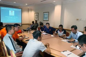 Đại diện các đội tại buổi họp kỹ thuật. Ảnh: Đoàn Nhật