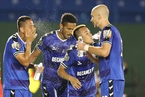 Becamex Bình Dương giành vé đi tiếp sau chiến thắng trên sân Bacolod. Ảnh: DŨNG PHƯƠNG