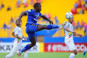 B.Bình Dương đang "thấm đòn" khi đá ở nhiều mặt trận cùng lúc. Ảnh: DŨNG PHƯƠNG