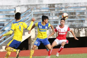 Đồng Tháp và Hà Tĩnh cùng dắt tay vào bán kết sau trận hòa 0-0. Ảnh: Nguyễn Nhân