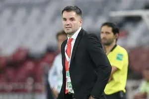 Simon McMenemy trở thành cựu HLV Indonesia.