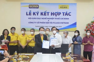 Hội Giáo dục nghề nghiệp TPHCM tiếp nhận phần mềm hỗ trợ tuyển sinh 