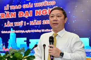 Phó Chủ tịch UBND TPHCM Dương Anh Đức phát biểu tại Lễ trao Giải thưởng Trần Đại Nghĩa lần thứ I năm 2022. Ảnh: VIỆT DŨNG