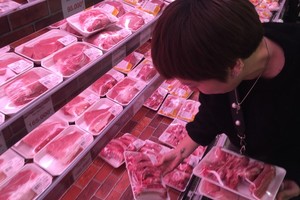Enterprises promote import of pork into Vietnam