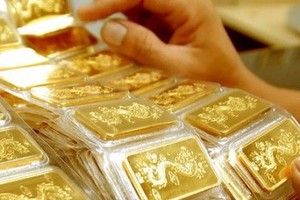 Gold soars to above VND53 million per tael