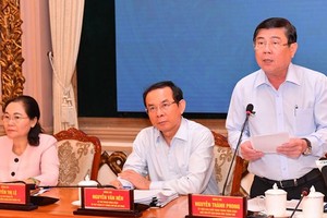 Chairman of the People's Committee of Ho Chi Minh City, Mr. Nguyen Thanh Phong, speaks at the conference. (Photo: SGGP)