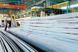 Steel prices slightly decline