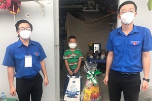 HCMC offers assistance to children orphaned by Covid-19