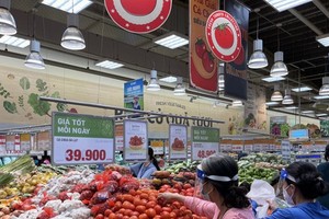 Retail system concentrates on stabilizing essential goods