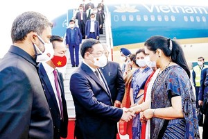 Top legislator arrives in New Delhi, beginning official visit to India