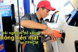 Trải nghiệm đổ xăng “không tiền mặt” tại TPHCM