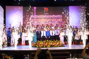 Vinh danh 37 gương Thầy thuốc trẻ nhận giải Phạm Ngọc Thạch 2019