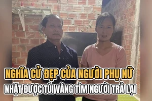 Nghĩa cử đẹp của người phụ nữ nhặt được túi vàng tìm người trả lại