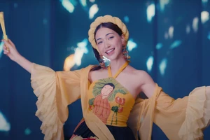 Hòa Minzy đưa chèo vào MV, không sợ so sánh với Hoàng Thùy Linh