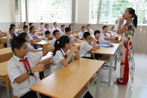 Podcast bản tin tối 7-5: Tổng Bí thư Tô Lâm: Tiến tới miễn viện phí toàn dân từ giai đoạn 2030-2035; Tổ chức dạy học 2 buổi/ngày, bảo đảm không thu phí