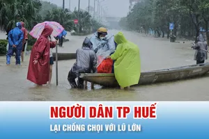 Podcast bản tin trưa 3-11: Chưa kịp gượng dậy, người dân TP Huế lại chống chọi với lũ lớn
