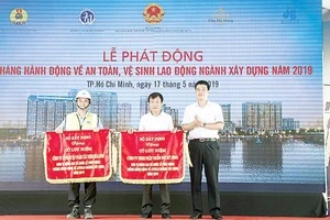 Cty CP Tập đoàn XD Hòa Bình phối hợp tổ chức phát động tháng hành động về ATVSLĐ ngành xây dựng