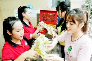 Tăng cường giám sát chất lượng bánh trung thu