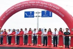 The inauguration ceremony of Tan Son Nhat airport flyover  (Photo: Sggp)